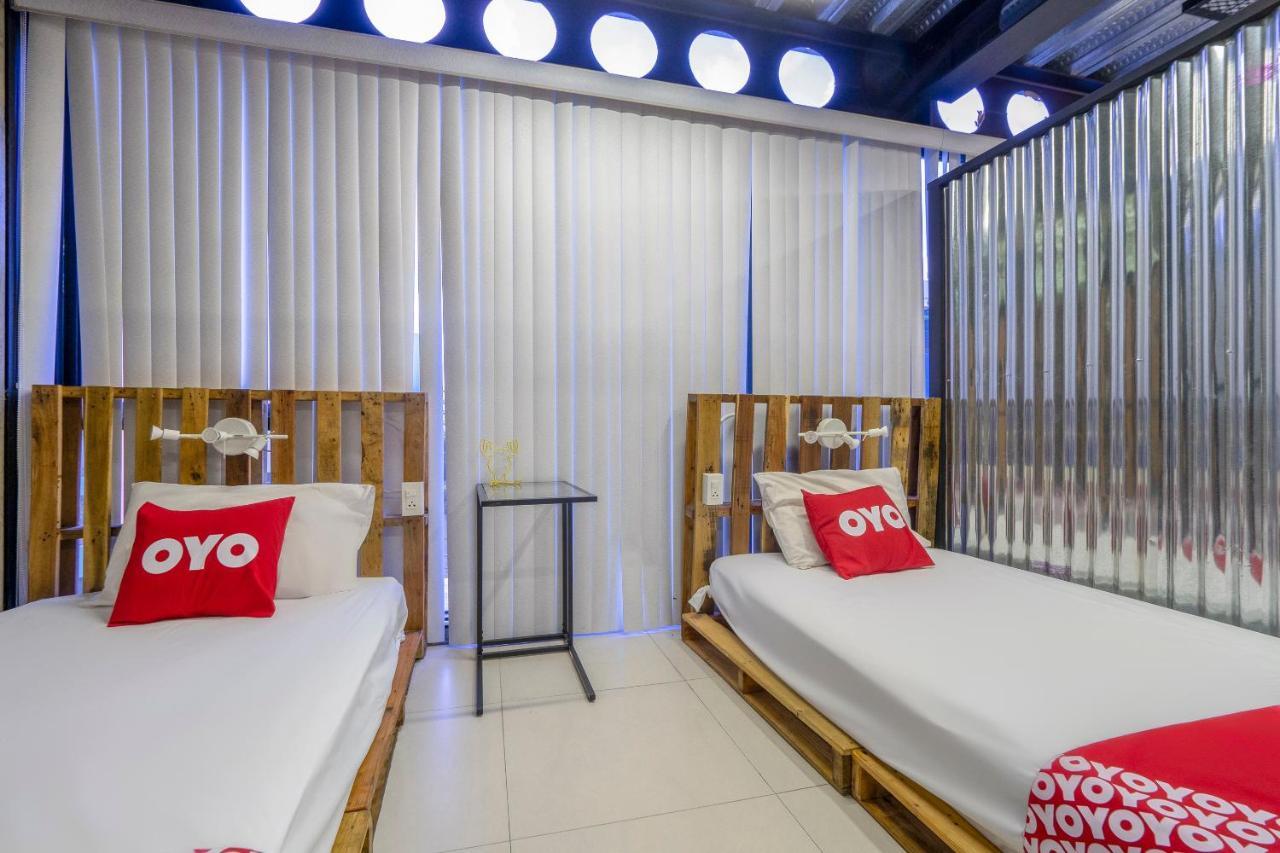 Oyo 1084 Guyasuka Ratchada Hotel Bangkok Exterior photo
